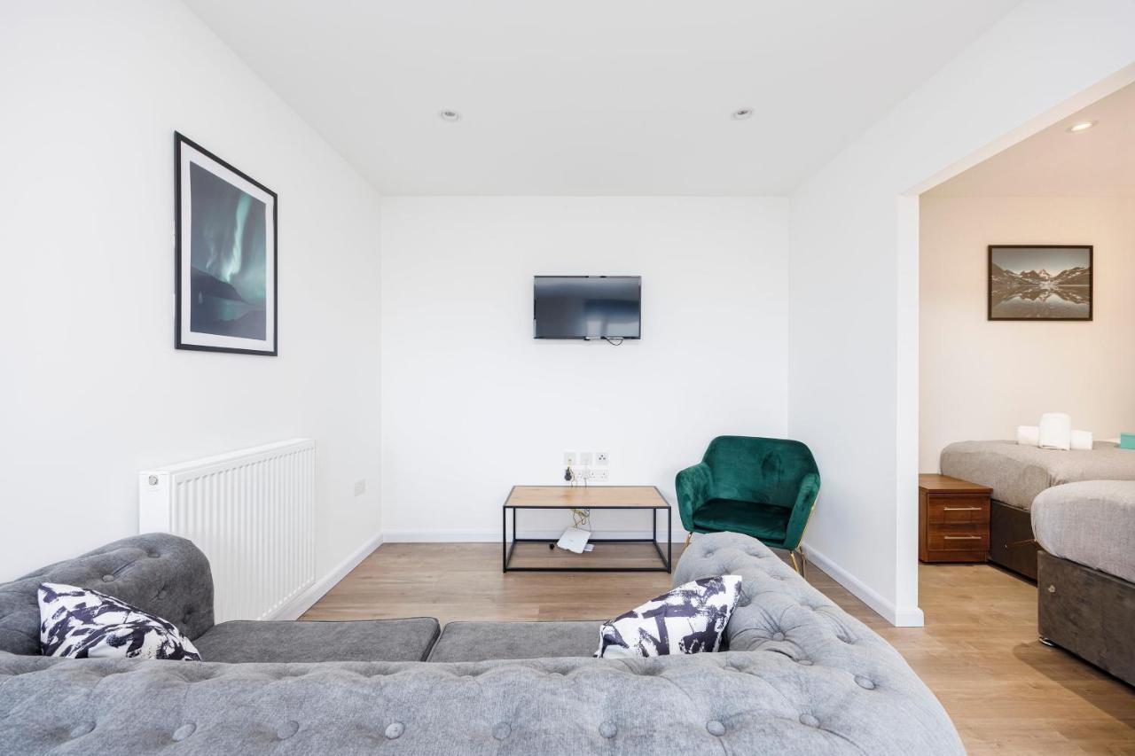 Cresta House - Modern Apartments Luton  Exterior photo